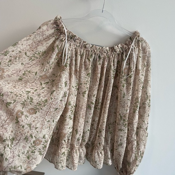 Vici Floral Off-Shoulder Blouse - Picture 4 of 6